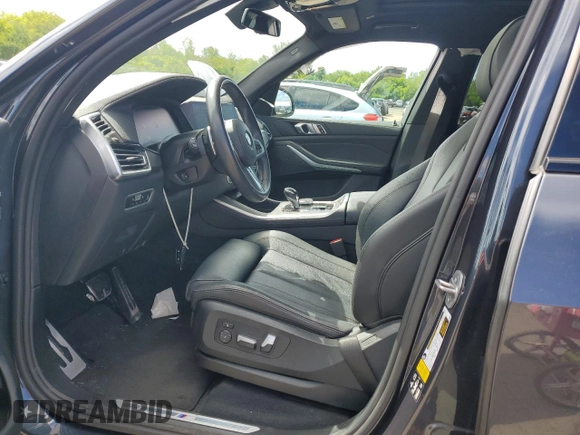 2022 BMW X5 xDrive40i z VIN 5UXCR6C04N9N31737, wystawiony jako Copart lot #57100295 z przebiegiem 26 125 mil mil oraz Szkoda całkowita • Salvage title. Historia ofert i sprzedaży dostępna na DreamBid. Obrazek 7.