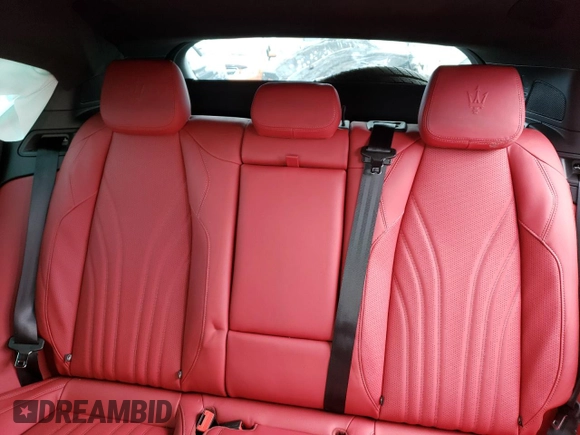 2023 Maserati Grecale Modena z VIN ZN682AVM3P7422553, wystawiony jako Copart lot #43583623 z przebiegiem Nie podano mil oraz . Historia ofert i sprzedaży dostępna na DreamBid. Obrazek 10.
