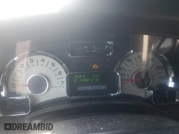 2013 Ford Expedition XLT with VIN 1FMJU1J58DEF21481, listed as a Copart auction lot 57360075 with 143,847 mi miles and Clean title. Bid and sale history available at DreamBid. Image 9.