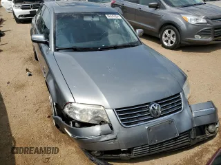 2003 Volkswagen Passat z VIN WVWPH63B83P389277, wystawiony jako Copart lot #66245594 z przebiegiem 108 579 mil mil oraz Szkoda całkowita • Salvage title. Historia ofert i sprzedaży dostępna na DreamBid. Obrazek 5.