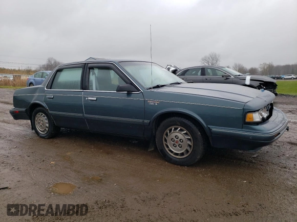 1996 Oldsmobile Cutlass Ciera 1SA VX5 z VIN 1G3AJ55M2T6382818, wystawiony jako Copart lot #80290114 z przebiegiem 137 463 mil mil oraz Szkody całkowita. Historia ofert i sprzedaży dostępna na DreamBid. Obrazek 4.