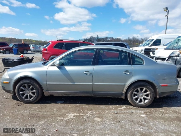 2004 Volkswagen Passat Sedan GLS with VIN WVWPD63B04E229578, listed as a IAAI auction lot 41994869 with 136,746 mi miles. Bid and sale history available at carsss.com. Image 14.