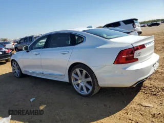 2020 Volvo S90 Inscription with VIN LVYA22MLXLP174001, listed as a Copart auction lot 84038564 with 33,215 mi miles and Clean Title. Bid and sale history available at carsss.com. Image 2.