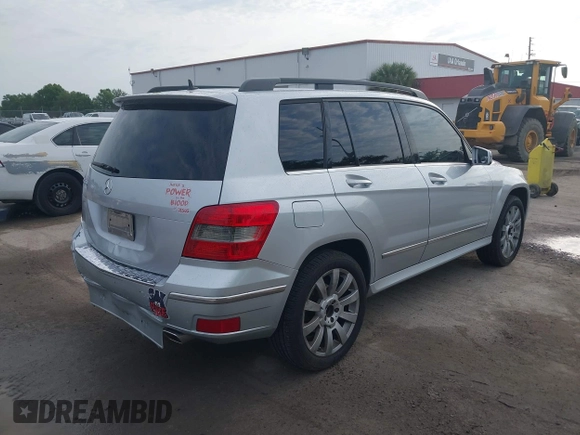 2011 Mercedes-Benz GLK 350 z VIN WDCGG5GBXBF526905, wystawiony jako IAAI lot #42223978 z przebiegiem 156 215 mil mil oraz . Historia ofert i sprzedaży dostępna na DreamBid. Obrazek 4.