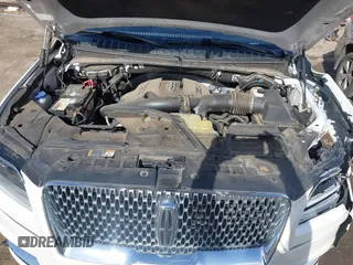 2019 Lincoln Navigator Reserve z VIN 5LMJJ2LT8KEL10852, wystawiony jako IAAI lot #41847832 z przebiegiem 88 437 mil mil oraz . Historia ofert i sprzedaży dostępna na DreamBid. Obrazek 10.