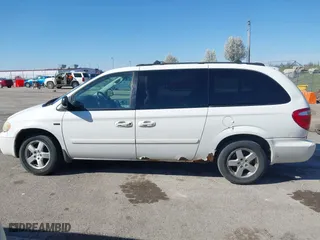 2006 Dodge Grand Caravan SXT with VIN 2D4GP44L66R686469, listed as a IAAI auction lot 41893168 with 218,249 mi miles. Bid and sale history available at carsss.com. Image 14.