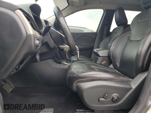 2018 Jeep Cherokee Limited z VIN 1C4PJLDB2JD621355, wystawiony jako Copart lot #88645085 z przebiegiem 135 787 mil mil oraz Szkoda całkowita • Salvage title. Historia ofert i sprzedaży dostępna na DreamBid. Obrazek 7.