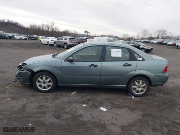 2005 Ford Focus S with VIN 1FAFP34NX5W184323, listed as a IAAI auction lot 41719650 with NaN miles. Bid and sale history available at carsss.com. Image 14.