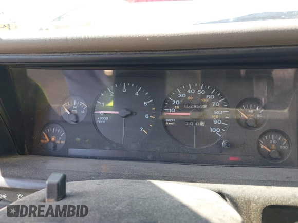 1994 Jeep Grand Cherokee Laredo with VIN 1J4GZ58S4RC325909, listed as a IAAI auction lot 39580601 with 162,952 mi miles. Bid and sale history available at carsss.com. Image 7.