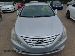 2013 Hyundai Sonata GLS z VIN 5NPEB4AC5DH571072, wystawiony jako IAAI lot #42518976 z przebiegiem 150 259 mil mil oraz . Historia ofert i sprzedaży dostępna na DreamBid. Obrazek 6.