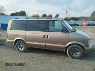 1998 GMC Safari with VIN 1GKDM19W8WB504543, listed as a Copart auction lot 84896104 with Not Provided miles and Salvage Title. Bid and sale history available at carsss.com. Image 4.