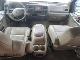 2003 Ford Excursion Limited z VIN 1FMSU43P53EB56437, wystawiony jako Copart lot #87789995 z przebiegiem 161 571 mil mil oraz Czysty tytuł • Clean title. Historia ofert i sprzedaży dostępna na DreamBid. Obrazek 8.