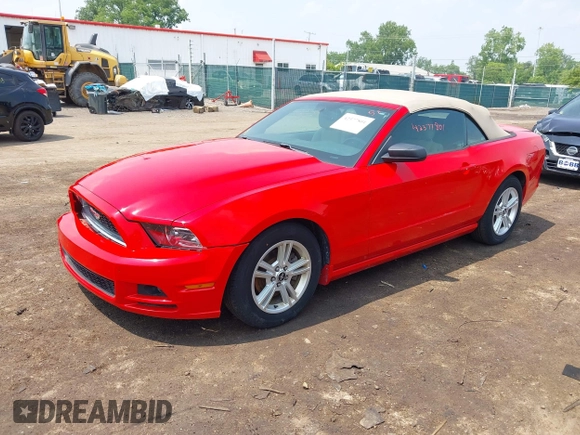 2014 Ford Mustang V6 z VIN 1ZVBP8EM4E5201342, wystawiony jako IAAI lot #42377801 z przebiegiem 99 600 mil mil oraz . Historia ofert i sprzedaży dostępna na DreamBid. Obrazek 17.