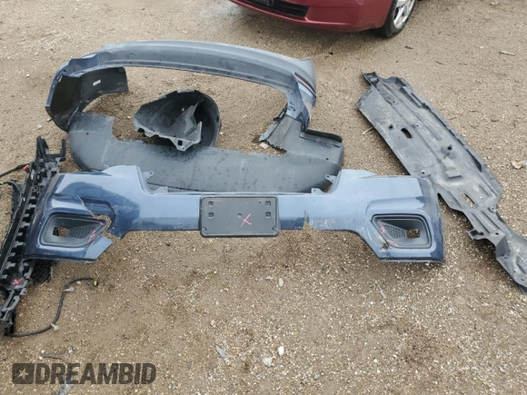 2019 Jeep Cherokee Latitude with VIN 1C4PJLCB9KD412004, listed as a Copart auction lot 61642015 with 121,336 mi miles and Salvage title. Bid and sale history available at DreamBid. Image 12.