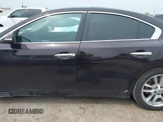 2010 Nissan Maxima 3.5 S with VIN 1N4AA5AP0AC868662, listed as a IAAI auction lot 41890697 with 160,105 mi miles. Bid and sale history available at carsss.com. Image 14.