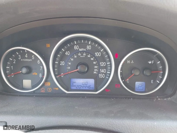2008 Hyundai Veracruz GLS with VIN KM8NU13C68U038774, listed as a IAAI auction lot 41932843 with 204,446 mi miles. Bid and sale history available at carsss.com. Image 7.