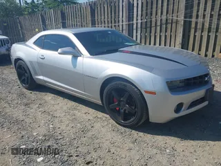 2011 Chevrolet Camaro 2LT z VIN 2G1FG1ED0B9203589, wystawiony jako IAAI lot #42200667 z przebiegiem 161 238 mil mil oraz . Historia ofert i sprzedaży dostępna na DreamBid. Obrazek 1.