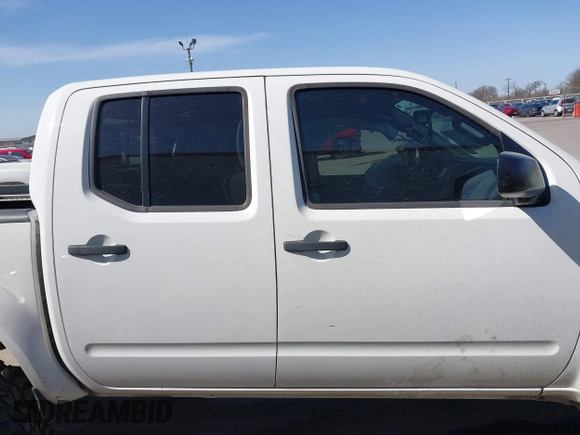 2016 Nissan Frontier SV z VIN 1N6AD0ER8GN782851, wystawiony jako IAAI lot #41731187 z przebiegiem 137 461 mil mil oraz . Historia ofert i sprzedaży dostępna na DreamBid. Obrazek 13.