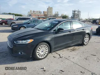2013 Ford Fusion SE Hybrid z VIN 3FA6P0LU6DR157953, wystawiony jako Copart lot #61175825 z przebiegiem 125 768 mil mil oraz Czysty tytuł • Clean title. Historia ofert i sprzedaży dostępna na DreamBid. Obrazek 1.