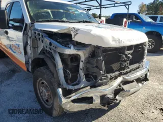 2019 Ford F-250 XL z VIN 1FT7X2A69KEC73615, wystawiony jako Copart lot #81683574 z przebiegiem 125 534 mil mil oraz Szkoda całkowita • Salvage title. Historia ofert i sprzedaży dostępna na DreamBid. Obrazek 9.
