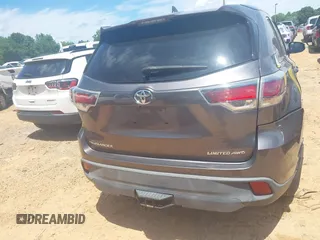 2015 Toyota Highlander Limited with VIN 5TDDKRFH0FS164173, listed as a IAAI auction lot 42323600 with 210,614 mi miles and . Bid and sale history available at DreamBid. Image 16.