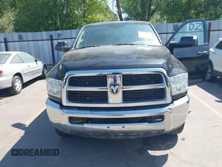 2012 Ram 2500 ST z VIN 3C6UD5CL2CG291018, wystawiony jako IAAI lot #42573010 z przebiegiem Nie podano mil oraz . Historia ofert i sprzedaży dostępna na DreamBid. Obrazek 6.