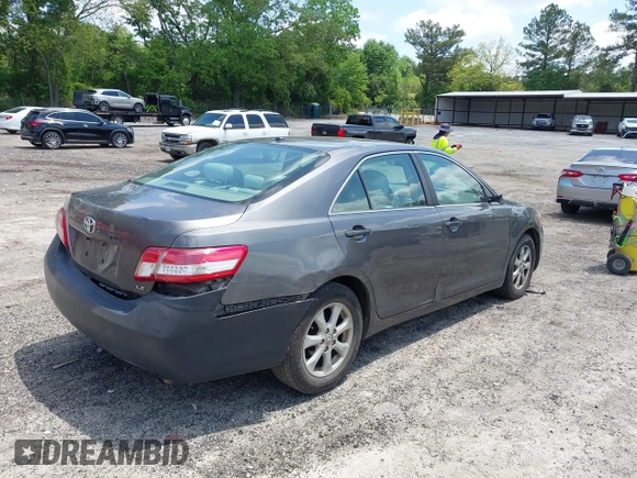 2011 Toyota Camry LE z VIN 4T4BF3EK3BR200855, wystawiony jako IAAI lot #42134686 z przebiegiem 248 776 mil mil oraz . Historia ofert i sprzedaży dostępna na DreamBid. Obrazek 4.