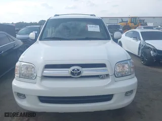 2006 Toyota Sequoia SR5 with VIN 5TDZT34A26S284157, listed as a IAAI auction lot 41687011 with 226,663 mi miles. Bid and sale history available at carsss.com. Image 12.