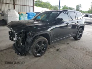 2024 Jeep Grand Cherokee Altitude with VIN 1C4RJHAG7RC231455, listed as a Copart auction lot 61233285 with 4,303 mi miles and Salvage title. Bid and sale history available at DreamBid. Image 1.
