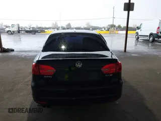 2013 Volkswagen Jetta Sedan SE with VIN 3VWDP7AJ2DM440234, listed as a IAAI auction lot 41939972 with 173,371 mi miles. Bid and sale history available at carsss.com. Image 16.