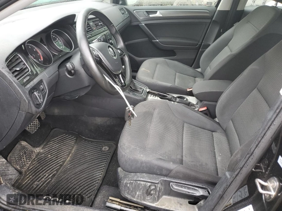 2019 Volkswagen Golf S z VIN 3VWG57AU8KM014204, wystawiony jako Copart lot #55767825 z przebiegiem 64 732 mil mil oraz Nie do naprawy • Non repairable. Historia ofert i sprzedaży dostępna na DreamBid. Obrazek 7.