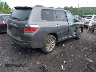 2013 Toyota Highlander Limited with VIN JTEDC3EH7D2012662, listed as a IAAI auction lot 42226232 with 135,064 mi miles and . Bid and sale history available at DreamBid. Image 4.