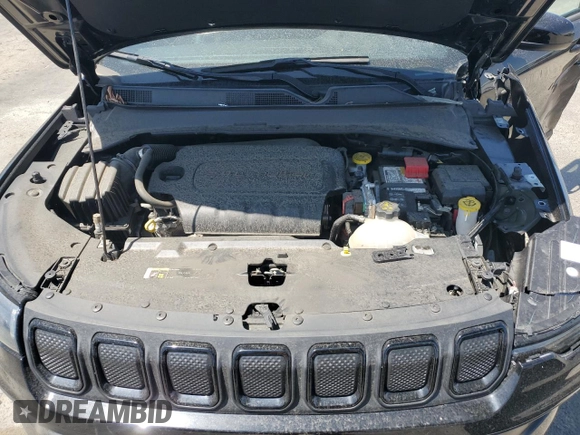 2022 Jeep Compass Latitude z VIN 3C4NJCBB6NT187791, wystawiony jako Copart lot #61102685 z przebiegiem 18 281 mil mil oraz Szkoda całkowita • Salvage title. Historia ofert i sprzedaży dostępna na DreamBid. Obrazek 12.