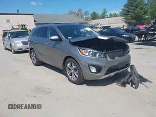 2017 Kia Sorento SX z VIN 5XYPKDA56HG242677, wystawiony jako IAAI lot #42244093 z przebiegiem 98 644 mil mil oraz . Historia ofert i sprzedaży dostępna na DreamBid. Obrazek 1.