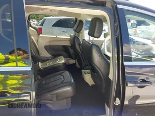 2022 Chrysler Pacifica Touring L with VIN 2C4RC1BG3NR106311, listed as a IAAI auction lot 42158651 with 68,473 mi miles and . Bid and sale history available at DreamBid. Image 8.