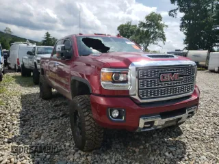 2019 GMC Sierra 3500HD Denali z VIN 1GT42WEY5KF258110, wystawiony jako Copart lot #65333944 z przebiegiem Nie podano mil oraz Szkoda całkowita • Salvage title. Historia ofert i sprzedaży dostępna na DreamBid. Obrazek 4.