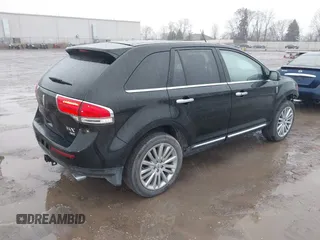 2012 Lincoln MKX z VIN 2LMDJ8JK1CBL02848, wystawiony jako IAAI lot #41845492 z przebiegiem 177 478 mil mil oraz . Historia ofert i sprzedaży dostępna na DreamBid. Obrazek 4.