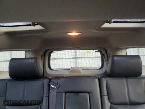 2008 Jeep Commander Limited with VIN 1J8HG58N88C236359, listed as a Copart auction lot 83199674 with 216,994 mi miles and Clean Title. Bid and sale history available at carsss.com. Image 10.