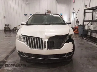 2011 Lincoln MKX with VIN 2LMDJ8JK8BBJ34012, listed as a IAAI auction lot 41524792 with 142,670 mi miles. Bid and sale history available at carsss.com. Image 13.