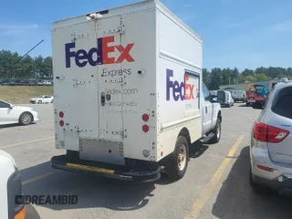 2013 Ford F-250 XL z VIN 1FDBF2B68DEB48275, wystawiony jako IAAI lot #42512434 z przebiegiem 434 130 mil mil oraz . Historia ofert i sprzedaży dostępna na DreamBid. Obrazek 34.