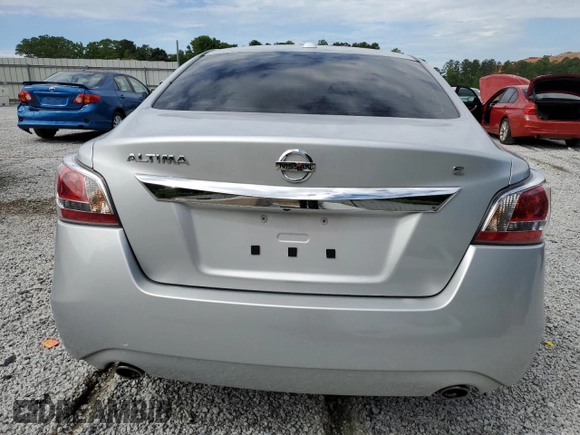 2015 Nissan Altima SV z VIN 1N4AL3AP4FC189189, wystawiony jako Copart lot #55651685 z przebiegiem 30 641 mil mil oraz Szkoda całkowita • Salvage title. Historia ofert i sprzedaży dostępna na DreamBid. Obrazek 6.