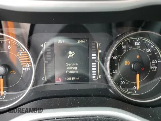 2018 Jeep Cherokee Latitude Plus z VIN 1C4PJLLX9JD588366, wystawiony jako Copart lot #56320305 z przebiegiem 125 585 mil mil oraz Szkoda całkowita • Salvage title. Historia ofert i sprzedaży dostępna na DreamBid. Obrazek 9.