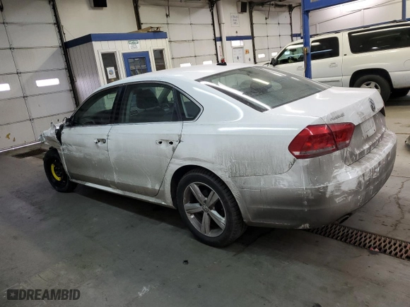 2014 Volkswagen Passat SE with VIN 1VWBP7A38EC012695, listed as a Copart auction lot 43252515 with 129,415 mi miles and Salvage Title. Bid and sale history available at carsss.com. Image 2.