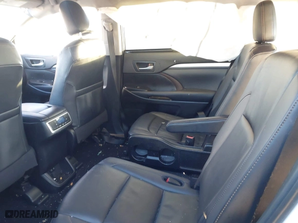 2019 Toyota Highlander SE with VIN 5TDJZRFH2KS566656, listed as a IAAI auction lot 41279310 with 103,172 mi miles. Bid and sale history available at carsss.com. Image 8.
