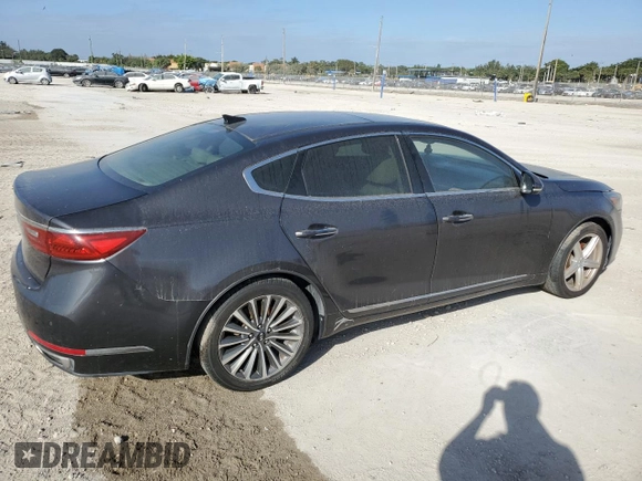 2017 Kia Cadenza Premium with VIN KNALC4J17H5072747, listed as a Copart auction lot 84694544 with 134,454 mi miles and Clean Title. Bid and sale history available at carsss.com. Image 3.
