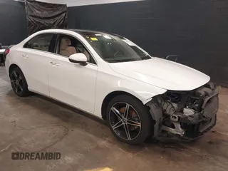 2021 Mercedes-Benz A 220 z VIN W1K3G4FB4MJ305001, wystawiony jako IAAI lot #41755631 z przebiegiem 74 322 mil mil oraz . Historia ofert i sprzedaży dostępna na DreamBid. Obrazek 1.