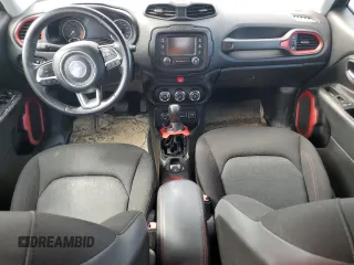 2015 Jeep Renegade Trailhawk z VIN ZACCJBCT1FPC41628, wystawiony jako Copart lot #59054825 z przebiegiem 138 053 mil mil oraz Szkoda całkowita • Salvage title. Historia ofert i sprzedaży dostępna na DreamBid. Obrazek 8.