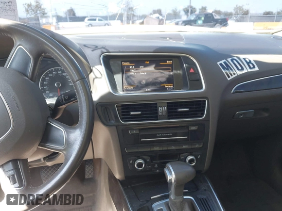 2014 Audi Q5 Premium Plus z VIN WA1DGAFP4EA059538, wystawiony jako IAAI lot #42158230 z przebiegiem 114 321 mil mil oraz . Historia ofert i sprzedaży dostępna na DreamBid. Obrazek 6.