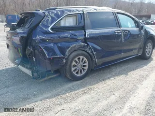 2024 Toyota Sienna XLE with VIN 5TDYRKEC3RS190250, listed as a IAAI auction lot 41900029 with 1 mi miles. Bid and sale history available at carsss.com. Image 4.