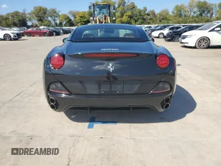 2010 Ferrari California z VIN ZFF65LJA9A0174625, wystawiony jako Copart lot #77766884 z przebiegiem 28 829 mil mil oraz Szkody całkowita. Historia ofert i sprzedaży dostępna na DreamBid. Obrazek 6.